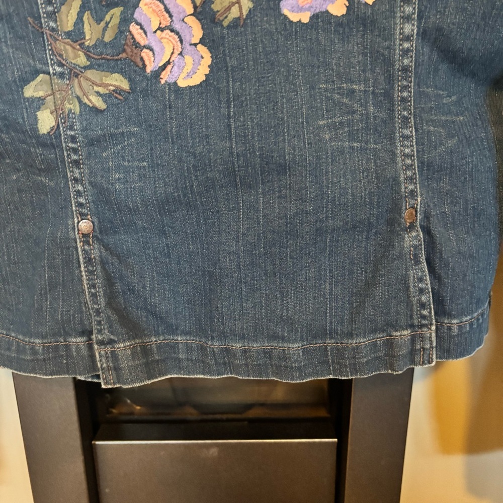 Vintage Calvin Klein Embroidered Denim Jacket - size S/P - Picture 7 of 10